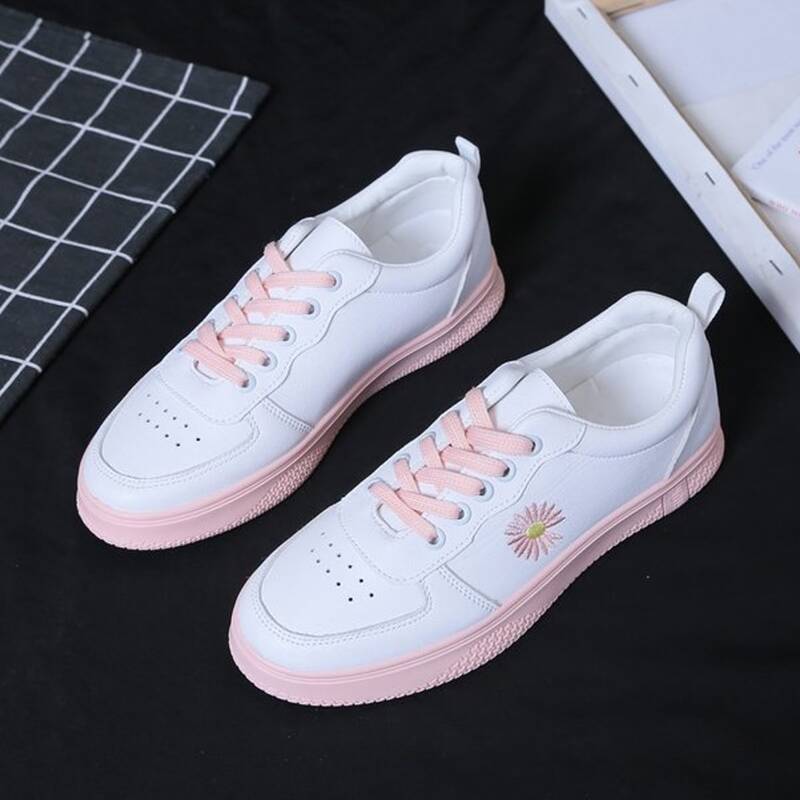 

Daisy Lace-up Skate Sneakers, White