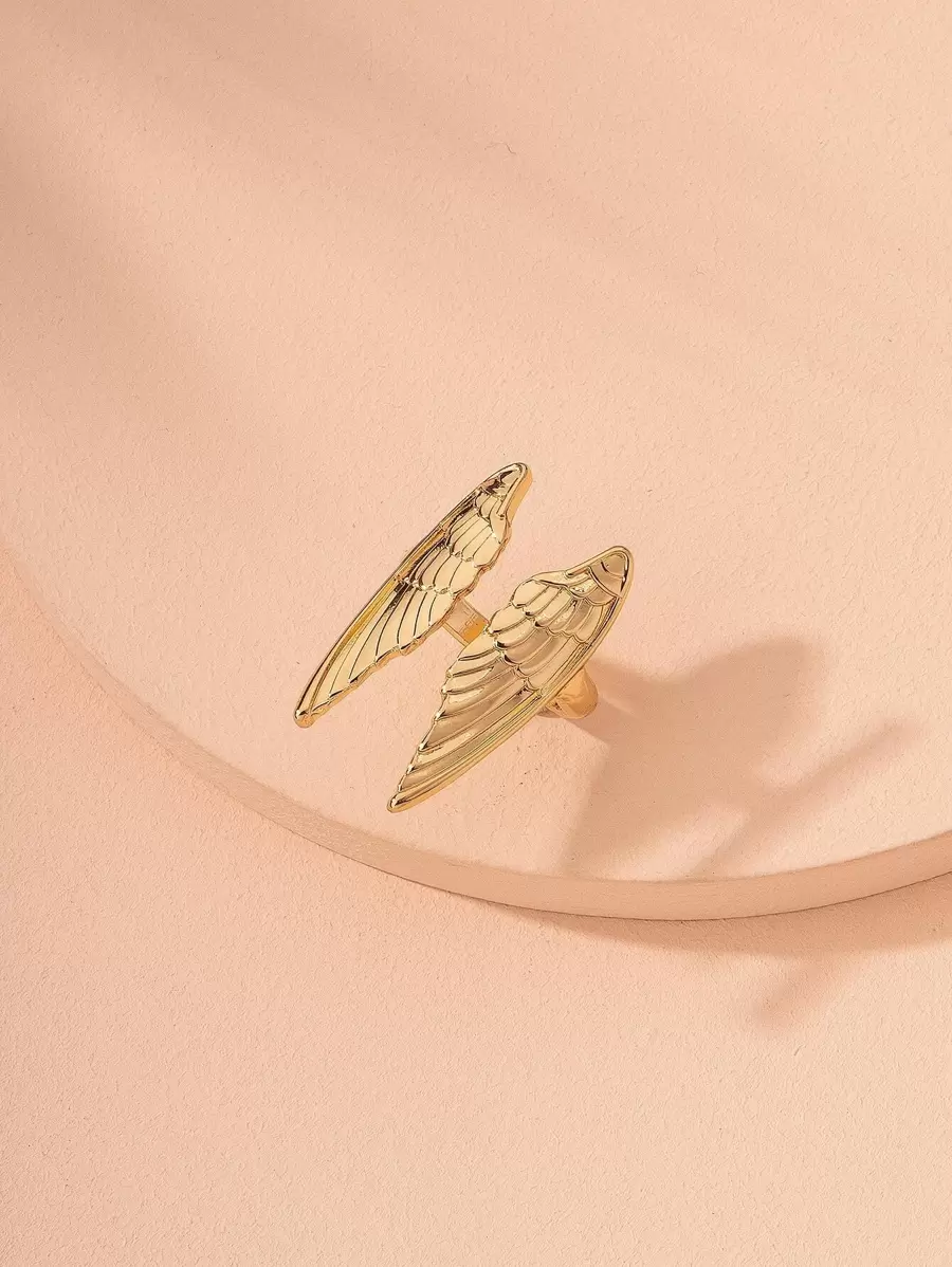 Ring mit Flügel Dekor