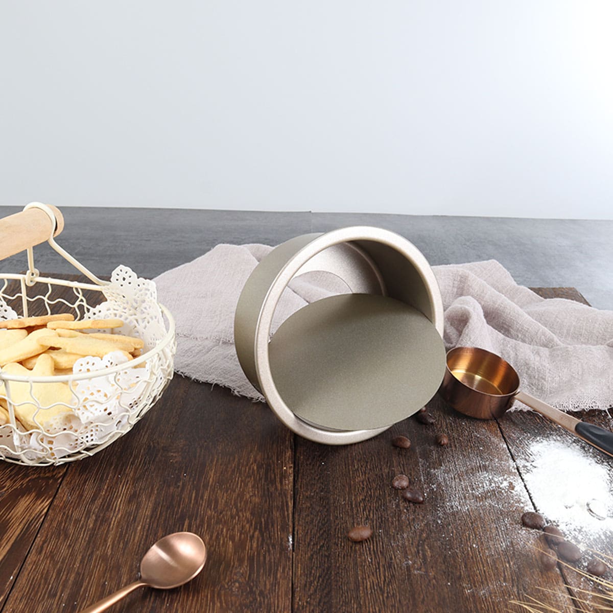 

1pc 4 Inch Cake Mold, Gold