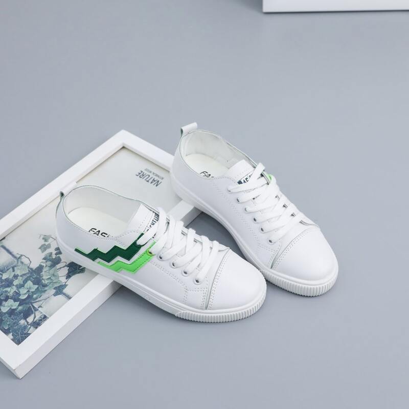 

Graphic Lace-up Skate Sneakers, White
