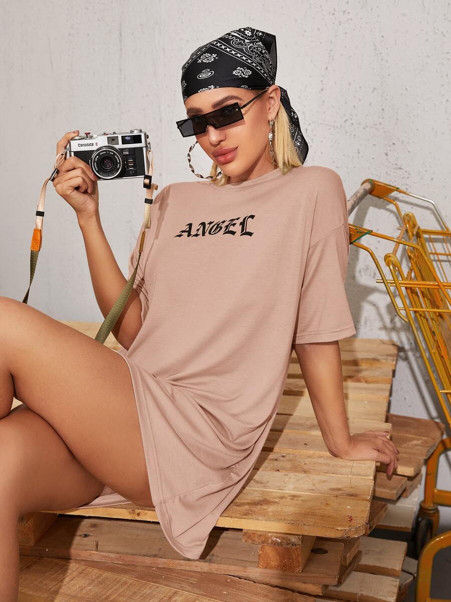 Vestido camiseta de hombros caídos con estampado de letra - Rosa Pálido - Ver 1