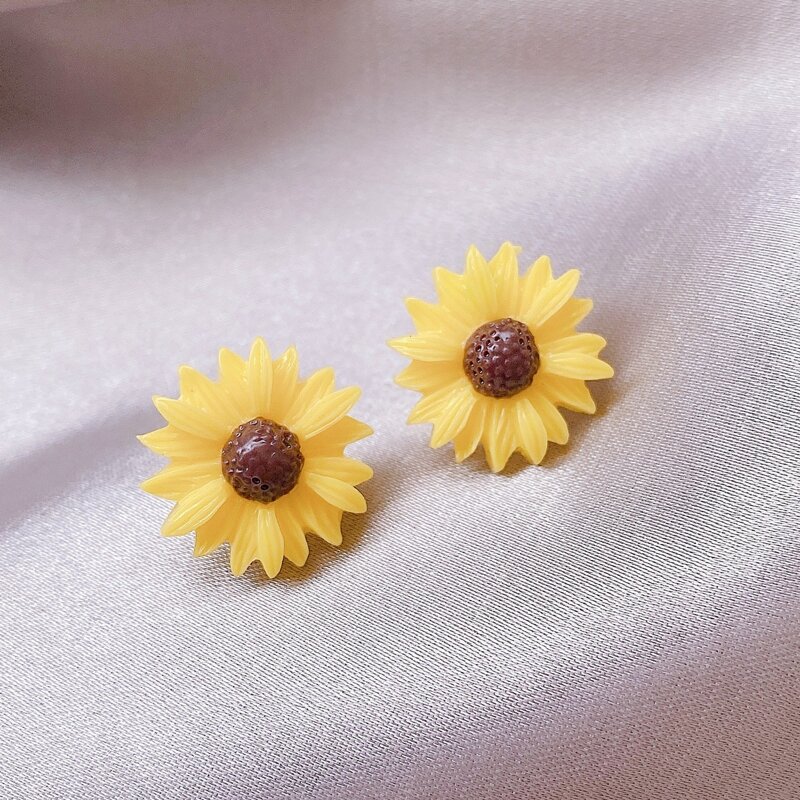 

Sunflower Shaped Stud Earrings, Yellow