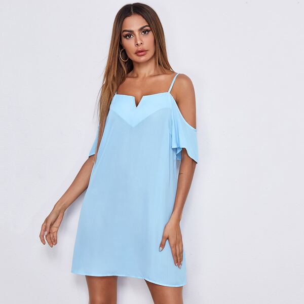 

V-bar Cold Shoulder Dress, Baby blue