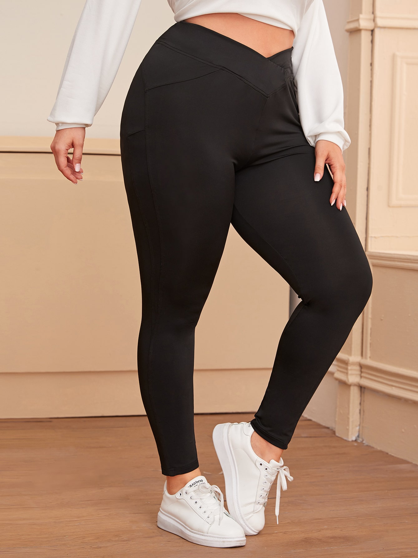 Plus Solid V-cut Waist Leggings | SHEIN