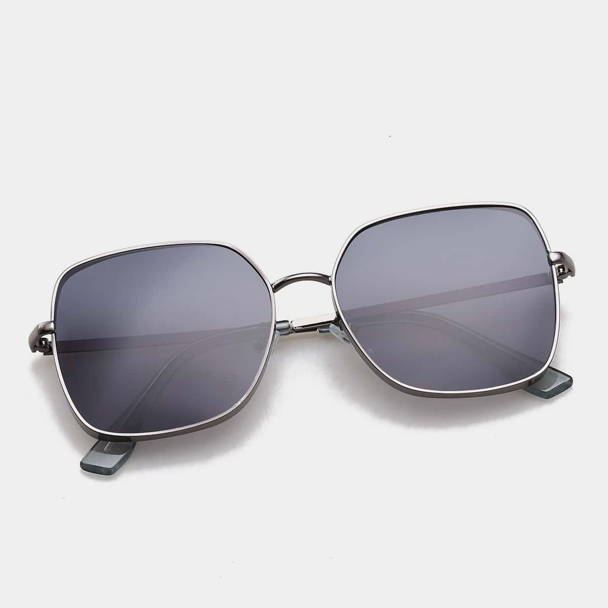 

Guys Square Metal Frame Sunglasses, Grey