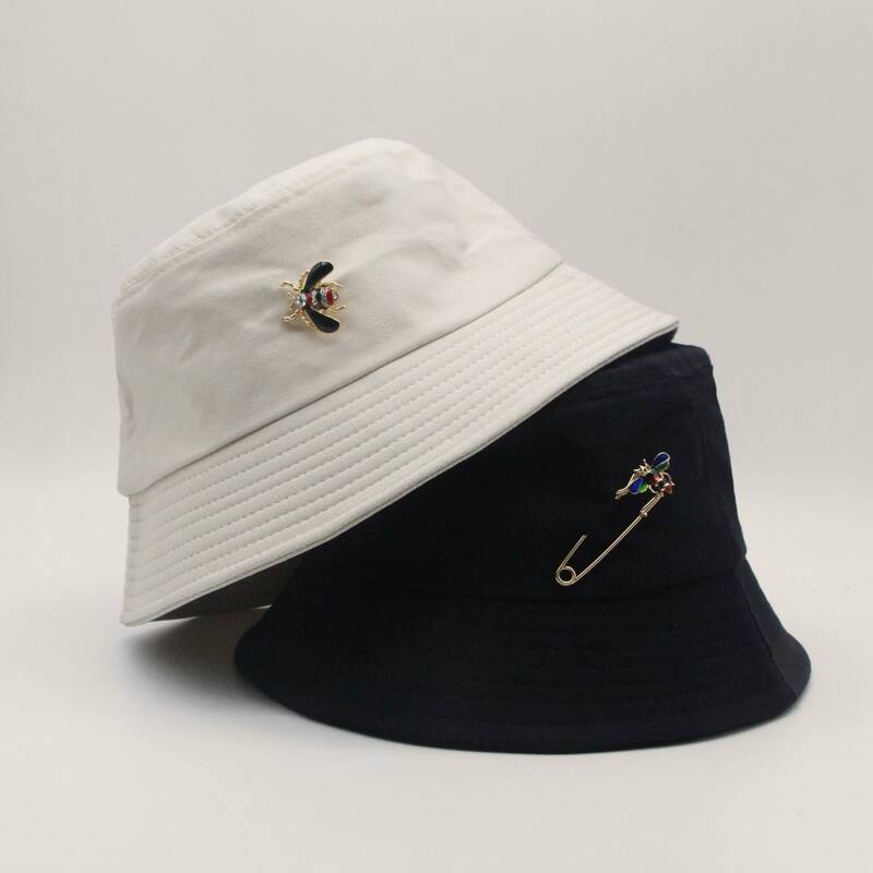 

2pcs Bee Decor Bucket Hat, Multicolor