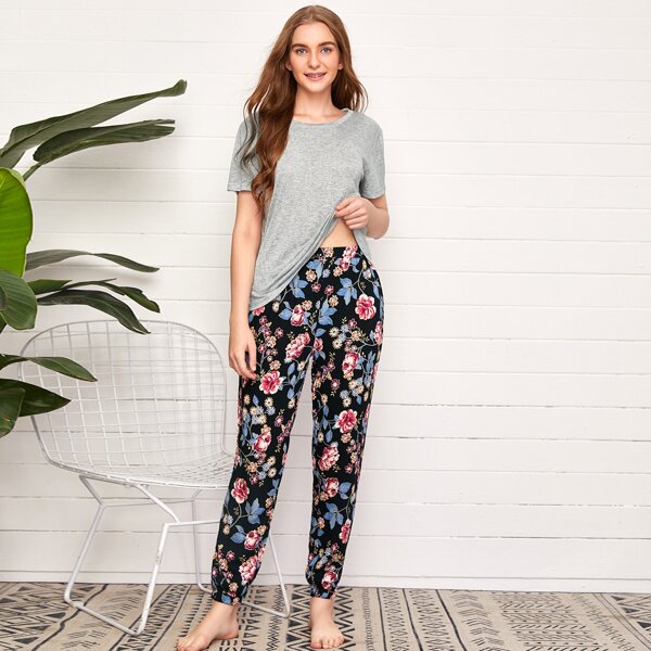

Short Sleeve Tee With Floral Pants Pajama Set, Multicolor
