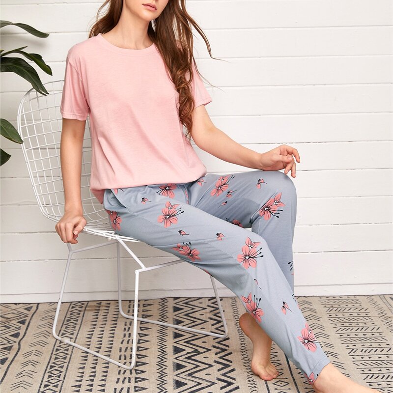 

Solid Tee With Floral Pants Pajama Set, Multicolor