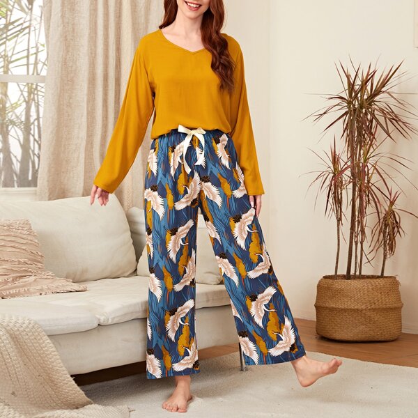 

V-neck Tee & Red-crowned Crane Pants Pajama Set, Multicolor