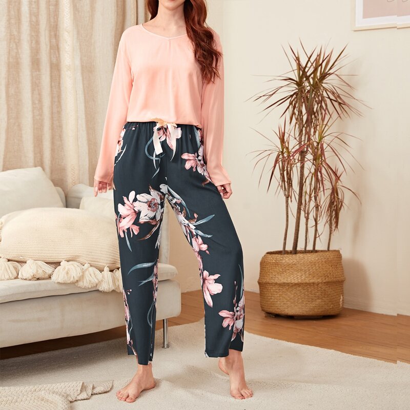 

V-neck Tee & Floral Pants Pajama Set, Multicolor