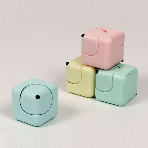 

1pc Random Decompression Magic Cube, Multicolor