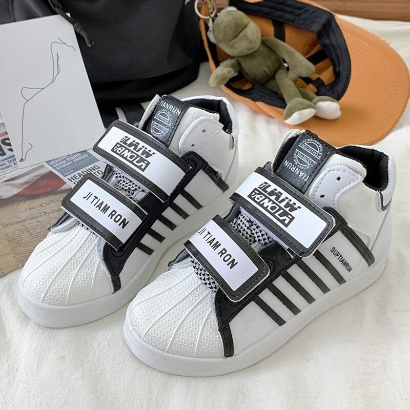 

Letter Lace-up Skate Sneakers, Black and white