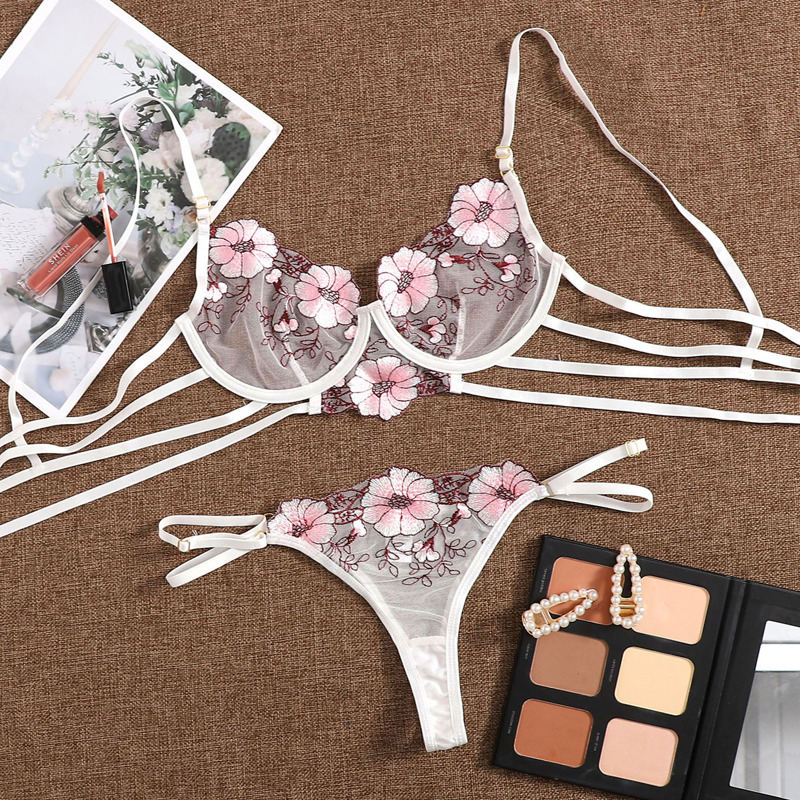 

Embroidery Floral Lingerie Set, White