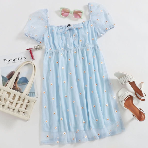 

Tie Front Daisy Floral Embroidery Dress, Baby blue