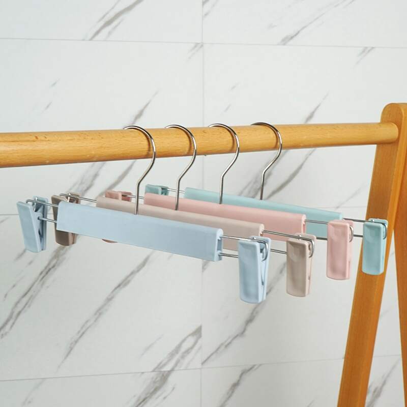 

Random Color Clip Side Cloth Hanger 1pc, Multicolor