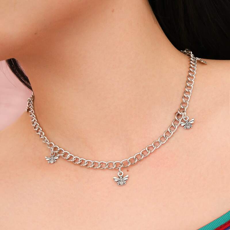 

Bee Chain Clavicle Necklace, Silver