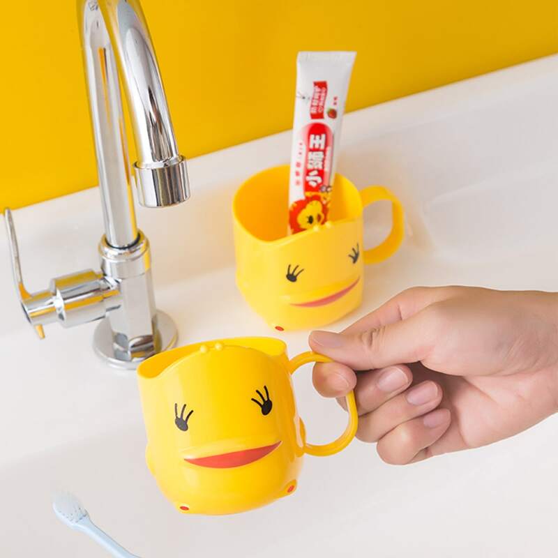 

1pc Cartoon Duck Design Gargle Cup, Yellow