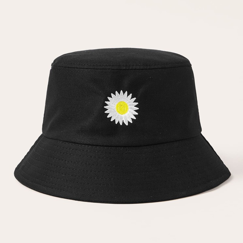 

Daisy Embroidery Bucket Hat, Black