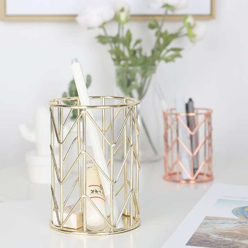 

1pc Random Metal Pen Holder, Multicolor