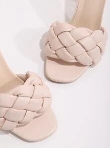 حذاء كعب عالي مضفور