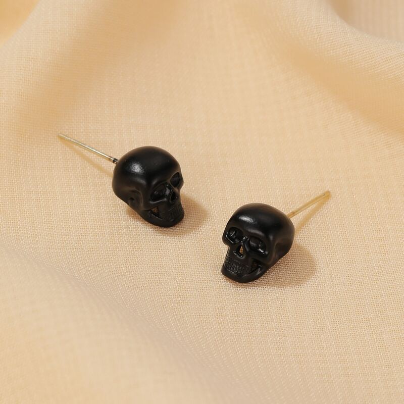 

Skull Decor Stud Earrings, Black