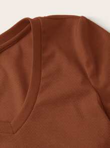 SHEIN EZwear Camiseta corta ajustada tejida de canalé de cuello V - Óxido marrón - Ver 5