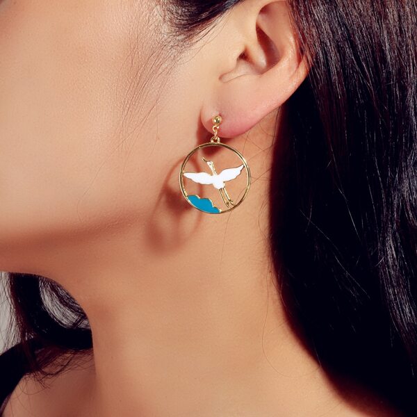 

Hollow Out Bird Drop Earrings, White