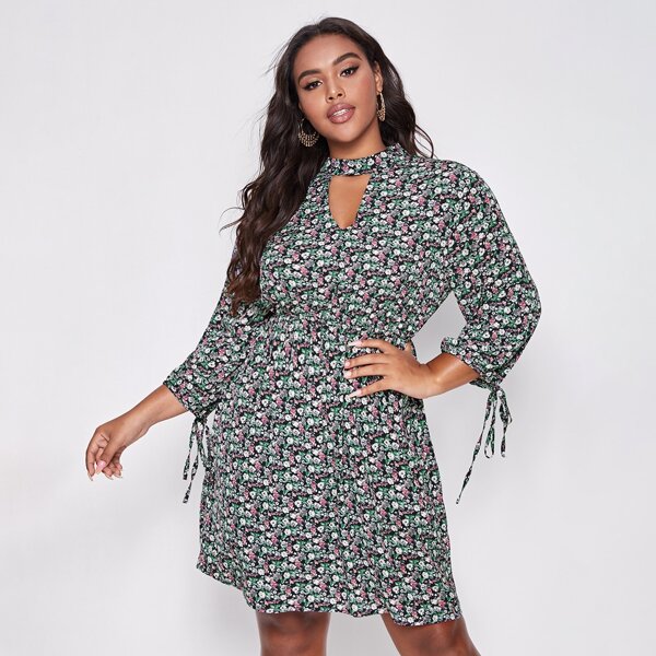 

Plus Ditsy Floral Choker Neck Dress, Multicolor