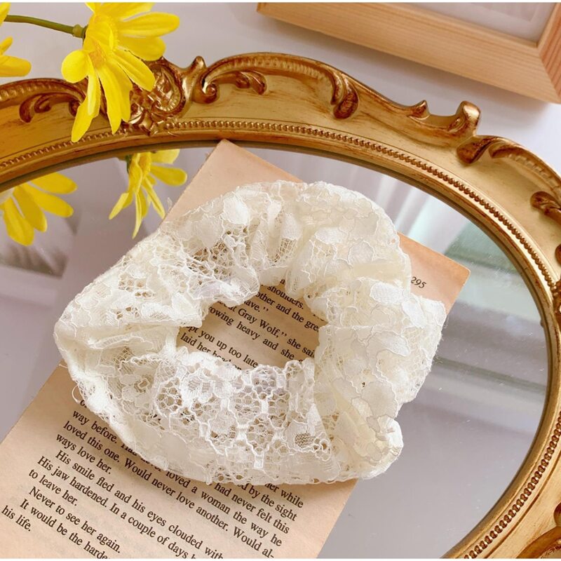 

1pc Random Floral Lace Scrunchie, Multicolor