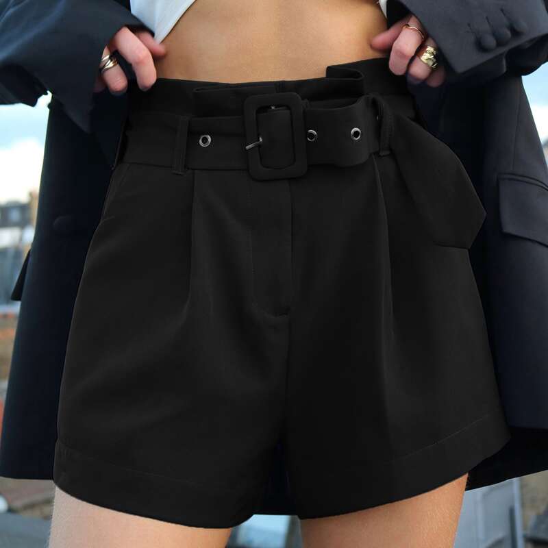 

Fold Pleated Buckle Belt Solid Shorts, Black