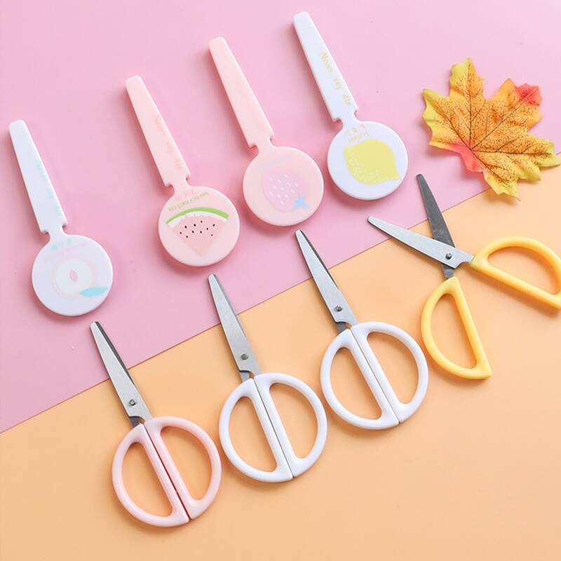 

1pc Fruit Print Random Scissors, Multicolor