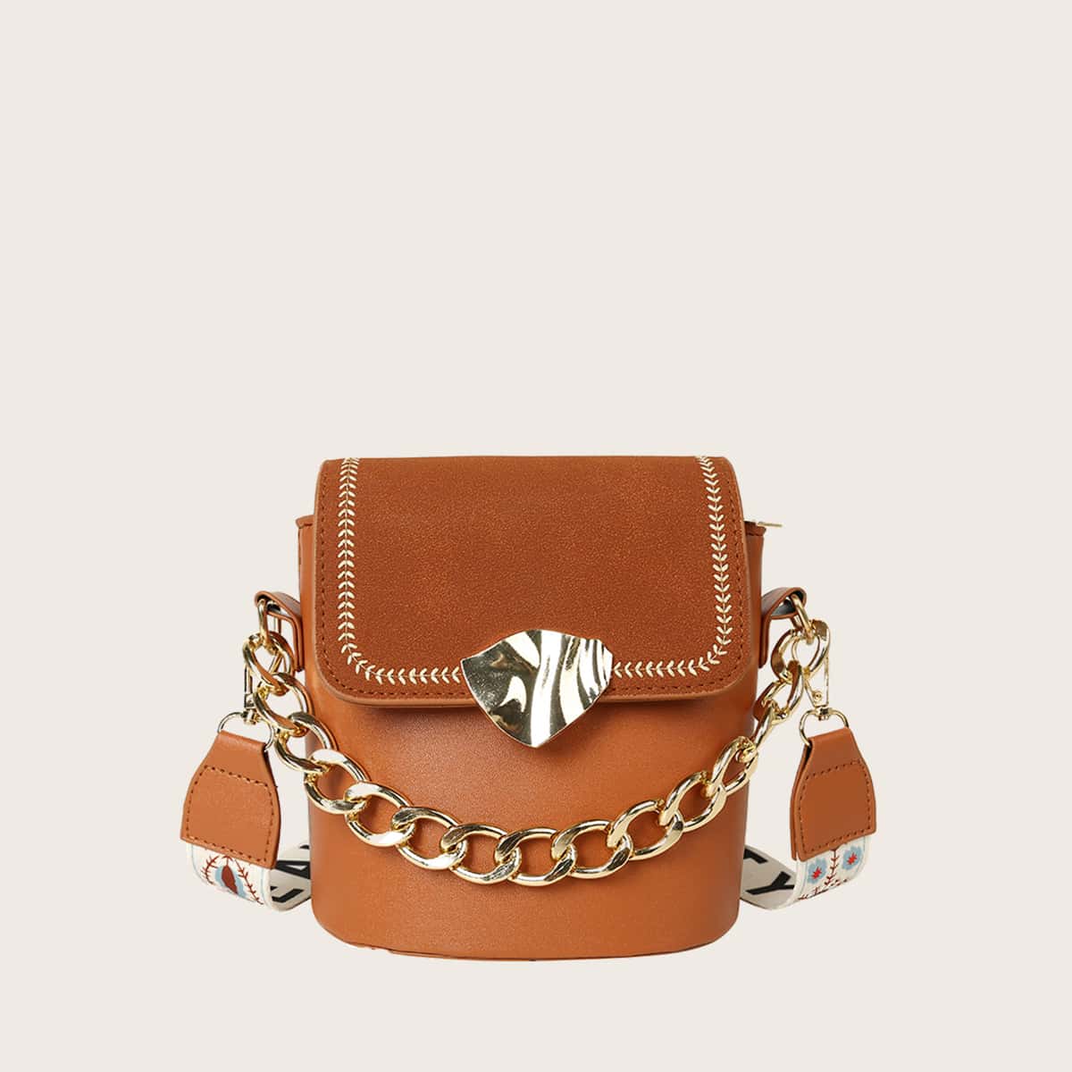 

Guitar Strap Chain Bag, Brown