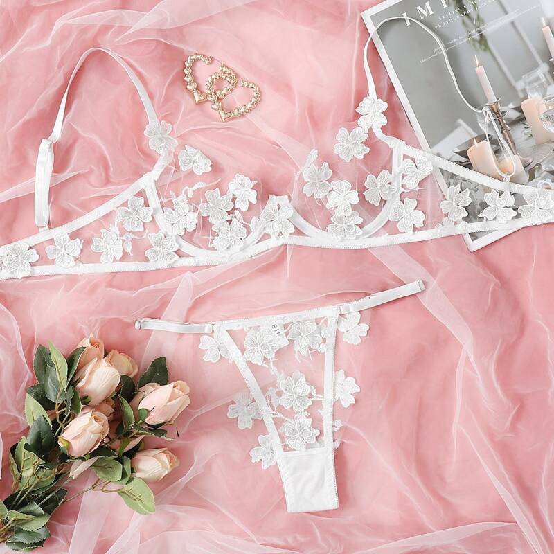 

Appliques Mesh Underwire Lingerie Set, White