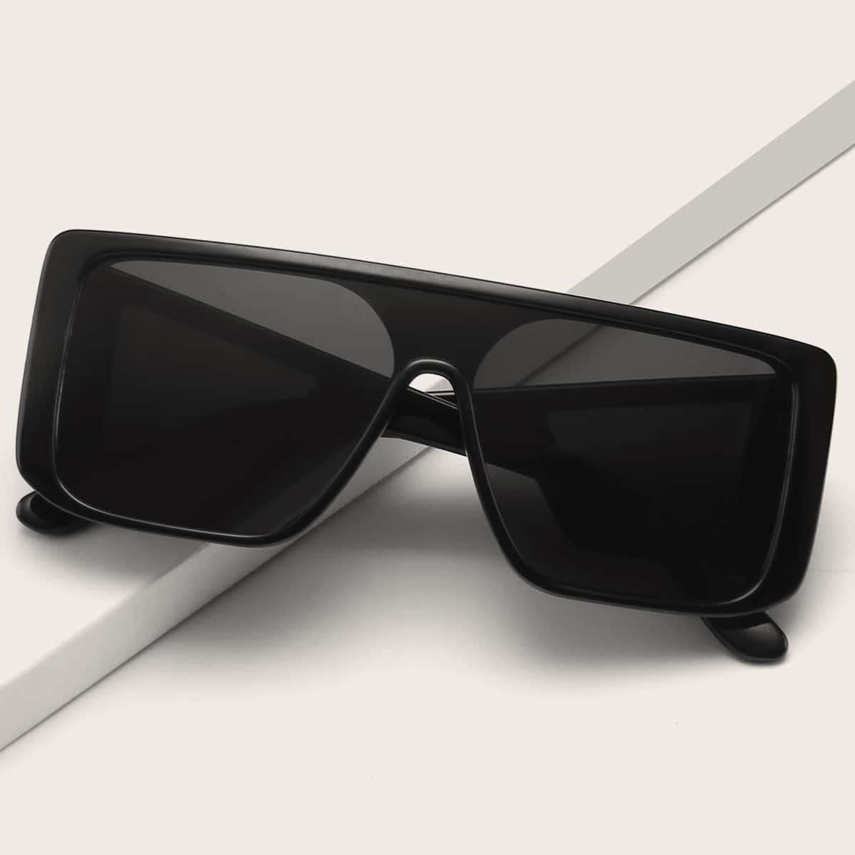 

Flat Top Sunglasses With Case