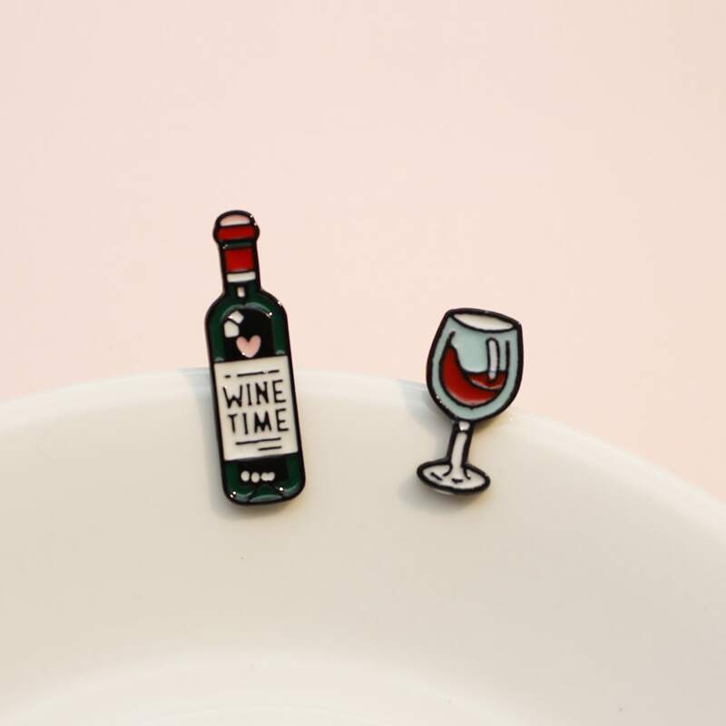 

2pcs Wine Bottle Shaped Brooch, Multicolor