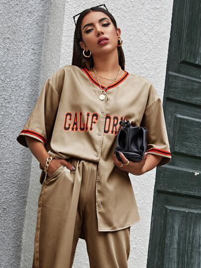 Blusa De Detalle De Cinta Rayada Con Gráfico De Letra