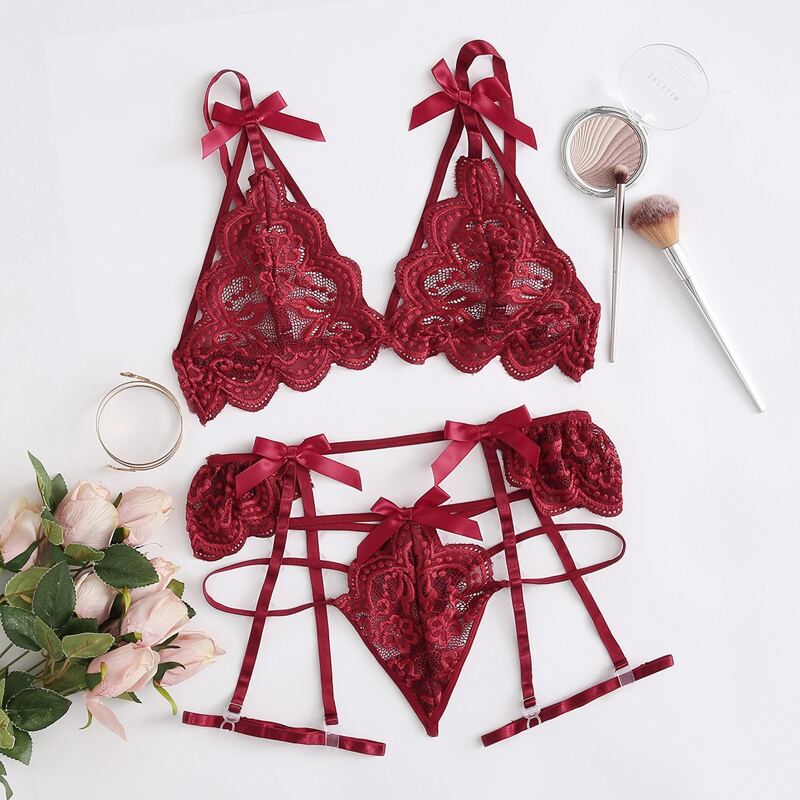 

Scallop Floral Lace Garter Lingerie Set, Burgundy