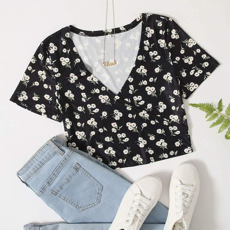 

Floral Wrap Crop Tee, Black