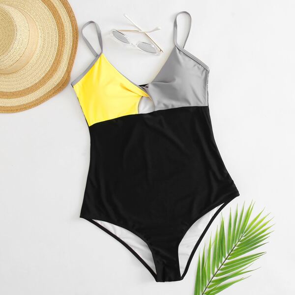 

Plus Color Block Twist One Piece Swimsuit, Multicolor
