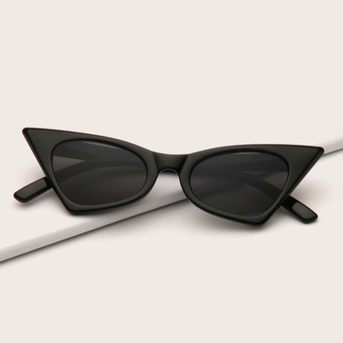 

Guys Cat Eye Acrylic Frame Sunglasses, Black