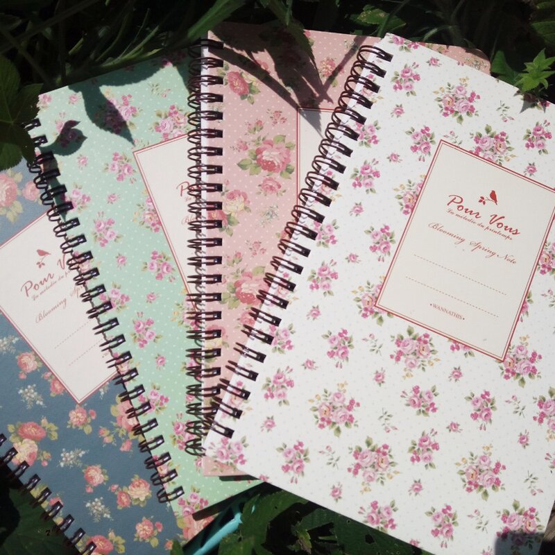 

1pc Flower Print Random Notebook, Multicolor