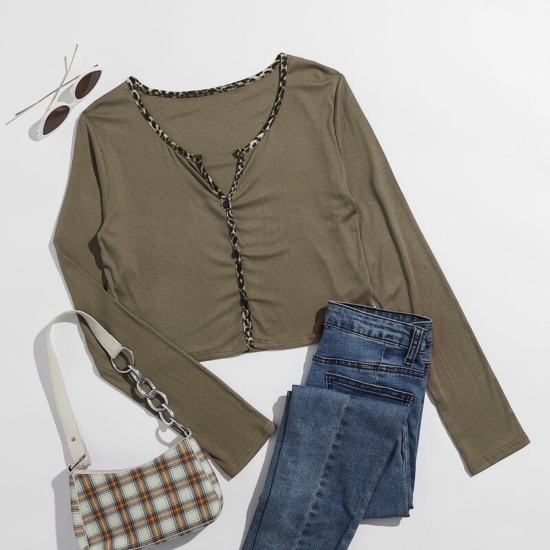 

Leopard Binding Button Front Tee, Army green