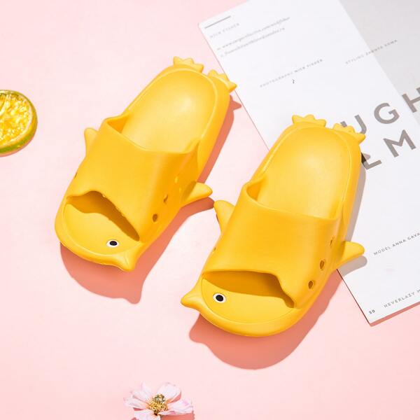 

Toddler Girls Cartoon Graphic Slippers, Yellow