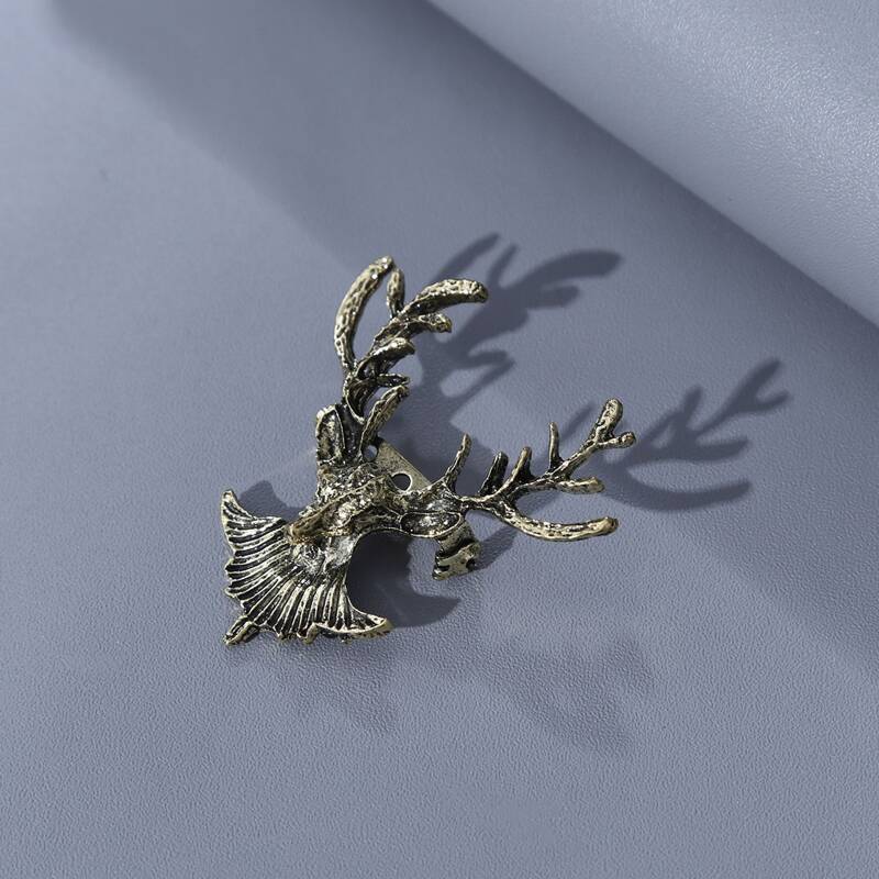 

Guys Elk Design Brooch, Bronze