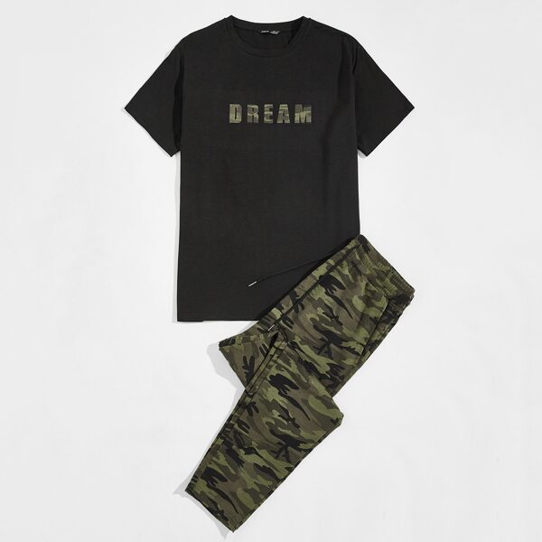 

Men Letter Graphic Top & Camo Sweatpants Set, Multicolor