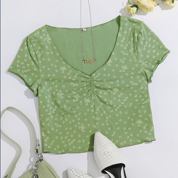 

Ditsy Floral Ruched Front Crop Tee, Lime green