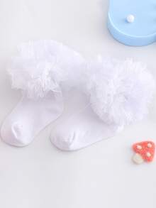 1 đôi Trẻ em Màu thuần Ren Nhảy Ngắn Vớ Với Hoa Hem Cho mùa xuân Và Mùa thu - trắng - Xem 2