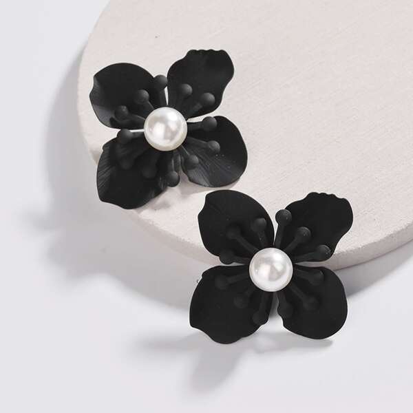 

Faux Pearl Flower Stud Earrings, Black and white