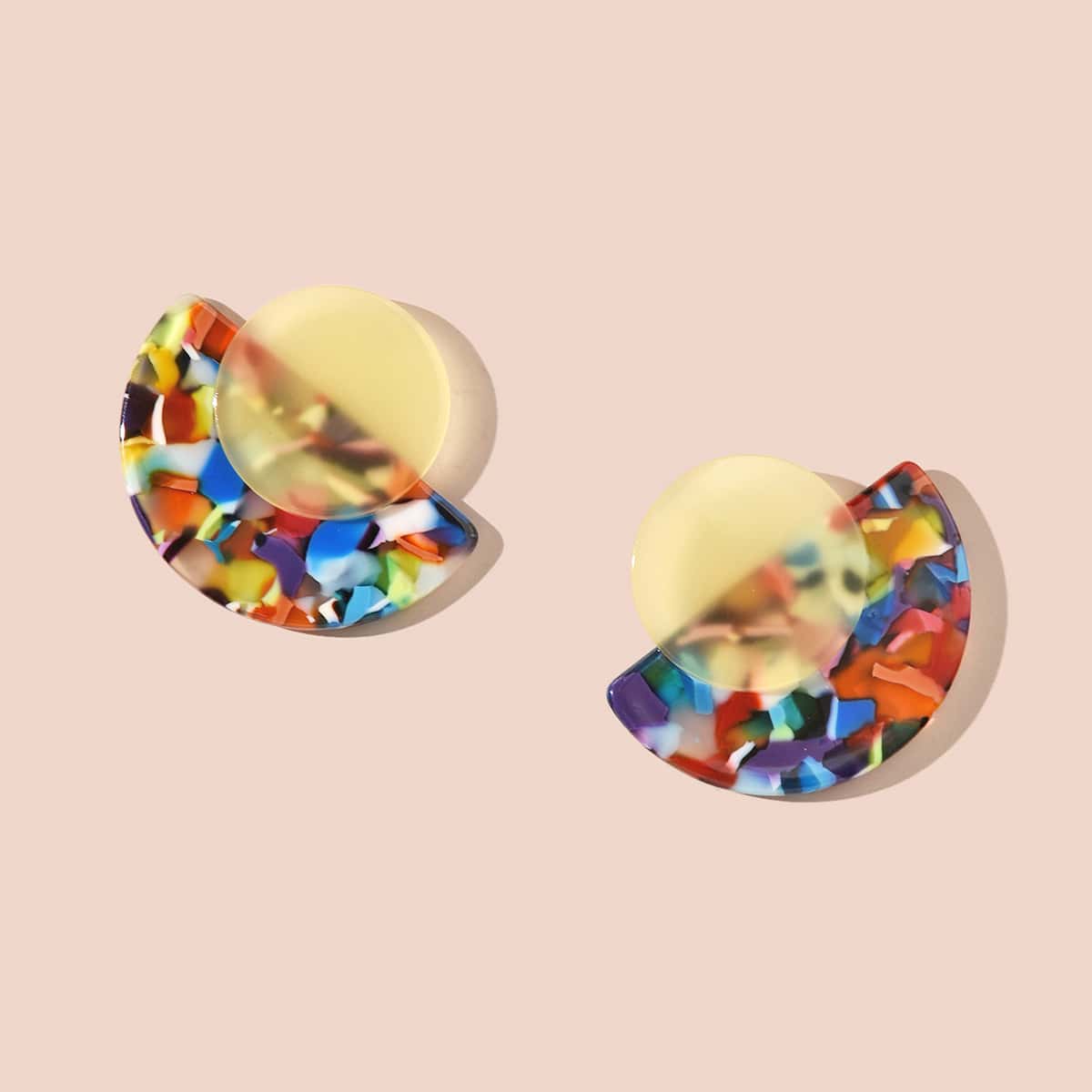 

Fan Round Design Earrings, Multicolor