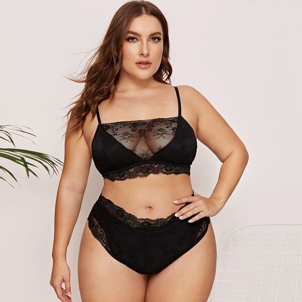 

Plus Floral Lace Scallop Lingerie Set, Black